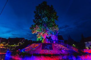 Wir möchten herzlich Danke sagen allen die dazu beigetragen haben, unser Lichterfest am Inselweiher zu einem vollen Erfolg zu machen. 🎆🎇🎆
Unser Dank gilt vor allem der @gartenbau_neumair, @toepferbabywelt , @4voices_kultzudritt_ , Bäckerei Dedler mit Inhaber Thorsten Arbter, @veranstaltungstechnik_notz , @metzgerei_hoebel und @hausmetzgerei_unsoeld , dem @weingutdreikoenigshof aus Kempten, Bingen am Rhein, der Brauerei @zoetlerbier, @hauser.getraenke.aichstetten und Forum @dietmannsried.de. 
Bedanken möchten wir uns auch bei allen Nachbarn im Umkreis des Inselweihers.
Ein ganz besonderes Dankeschön geht an alle Besucher des Lichterfestes! Wir hoffen, es hat Ihnen gut gefallen und freuen uns auf das nächste Mal! 🎉🎉🎉